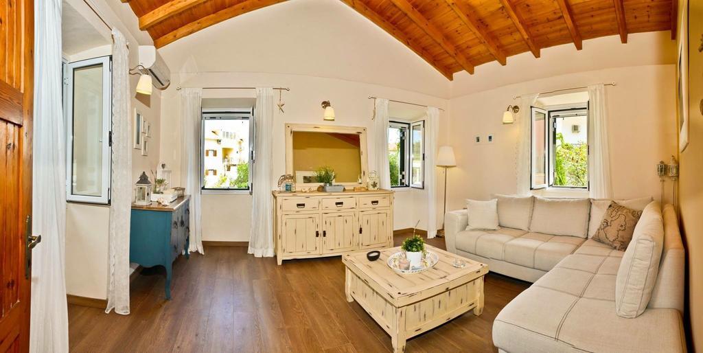 Theano Cottage Gaios Bilik gambar